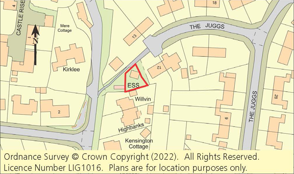 Lot: 53 - GARAGES AND LAND WITH POTENTIAL -